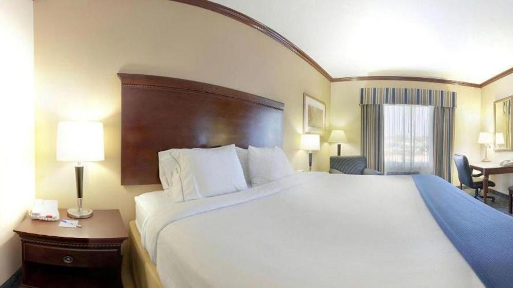 Holiday Inn Express Hotel And Suites Falfurrias Extérieur photo