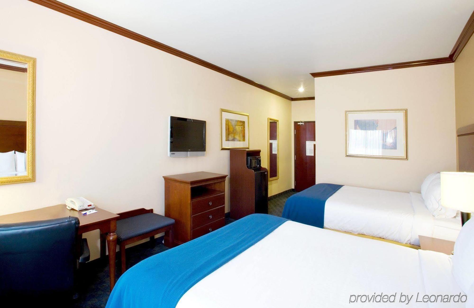 Holiday Inn Express Hotel And Suites Falfurrias Extérieur photo