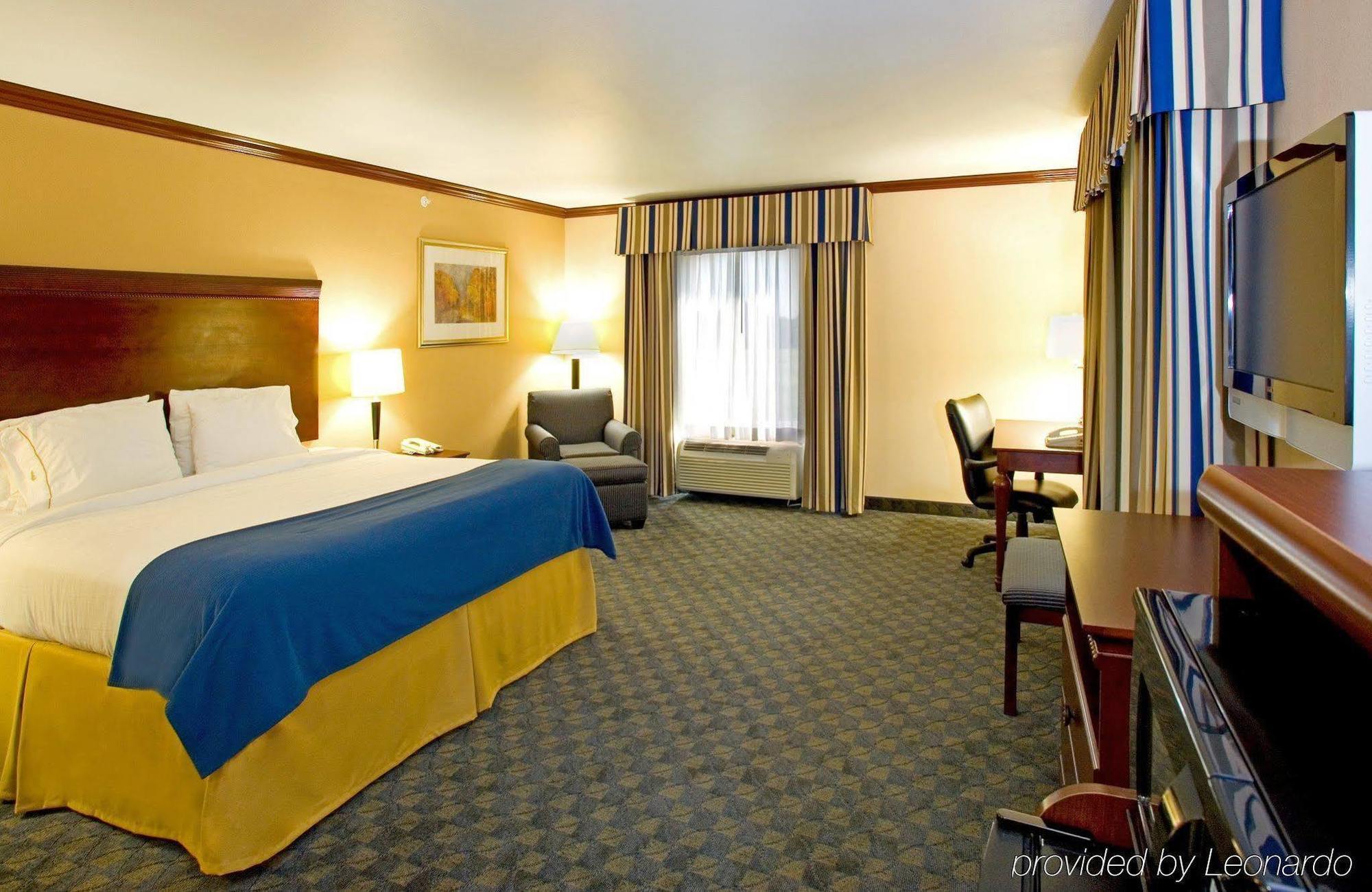 Holiday Inn Express Hotel And Suites Falfurrias Extérieur photo