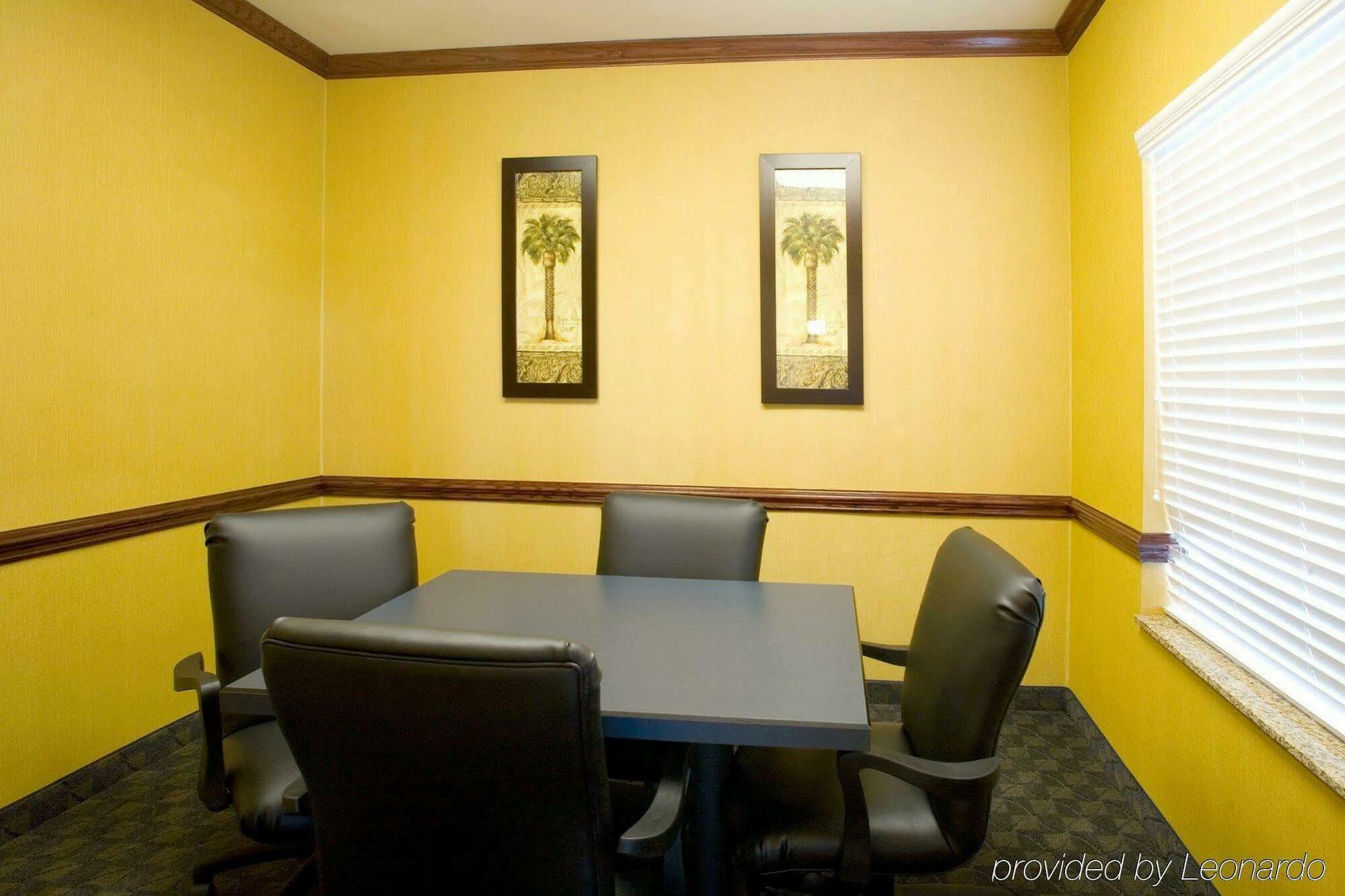 Holiday Inn Express Hotel And Suites Falfurrias Extérieur photo