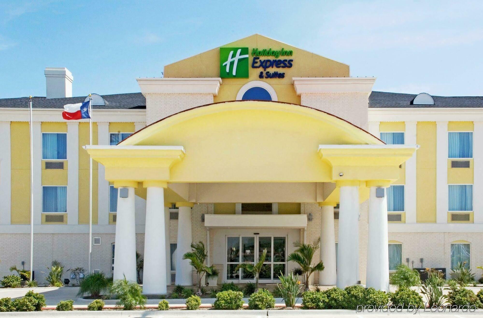 Holiday Inn Express Hotel And Suites Falfurrias Extérieur photo
